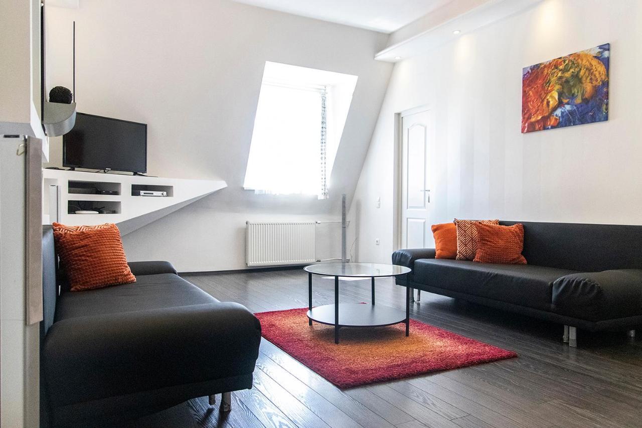 Helena Apartment With View On St. Stephan'S Basilica Budapest Luaran gambar