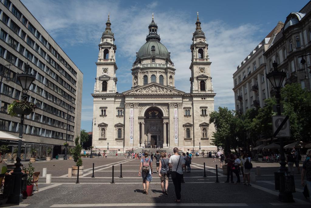 Helena Apartment With View On St. Stephan'S Basilica Budapest Luaran gambar